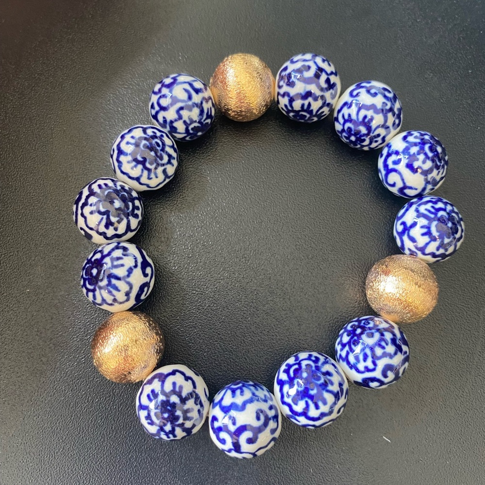 Chinoiserie and brushed gold beaded bracelet, never worn (except for the pic)